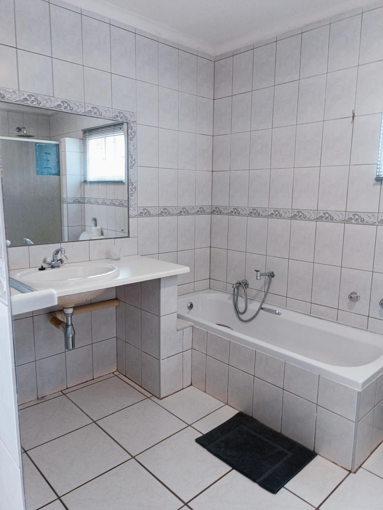 Pecan Farm Guesthouse Louis Trichardt Kültér fotó